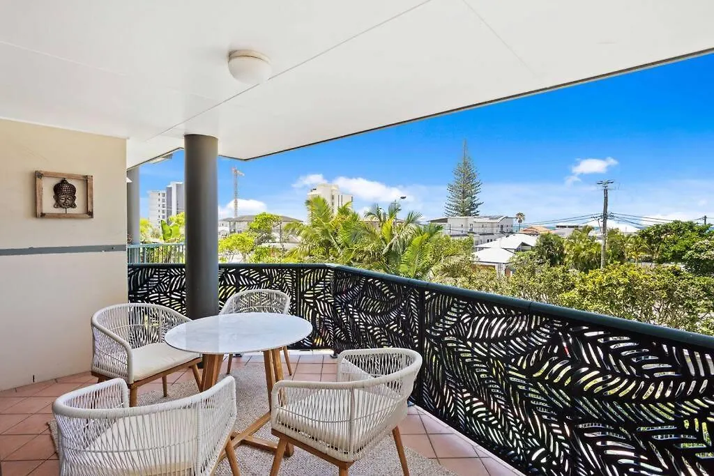 Chic Coastal Charm On Palm Beach Gold Coast Australia